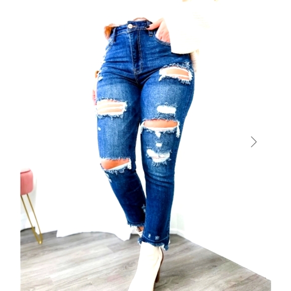 Risen Sexy Back Dark Wash Distressed Shadow Hem Straight Leg Jeans - Picture 6 of 9